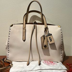 Coach 1941 Cooper Carryall in Chalk & Beechwood with Border Rivets Colorblock